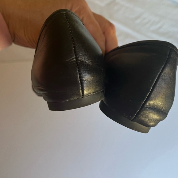 BCBGeneration Black Bow and Charm Embellished Ballet Flat shoe woman’s s… - Picture 10 of 11